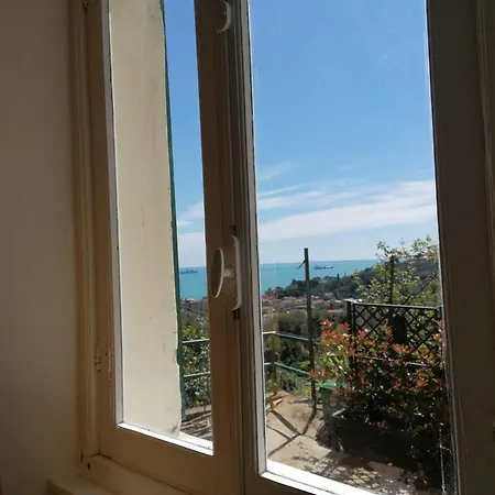 Floral House Vista Mare A * Lerici